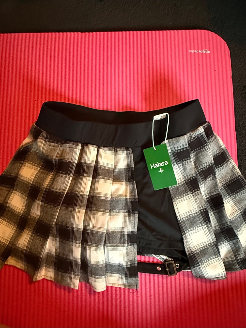 HALARA Black & White Plaid Pleated Mini Skirt